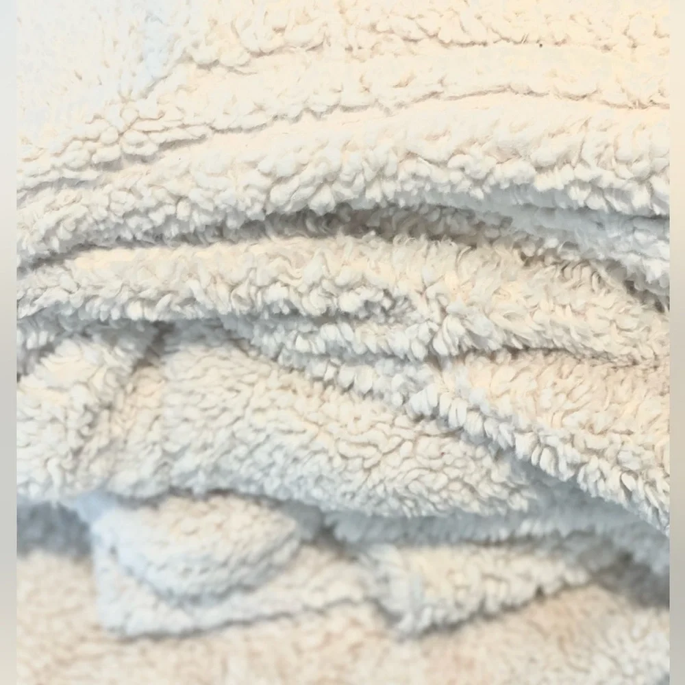 ‼️ SALE ‼️ H&M Cream Teddy Coat - Picture 10 of 10